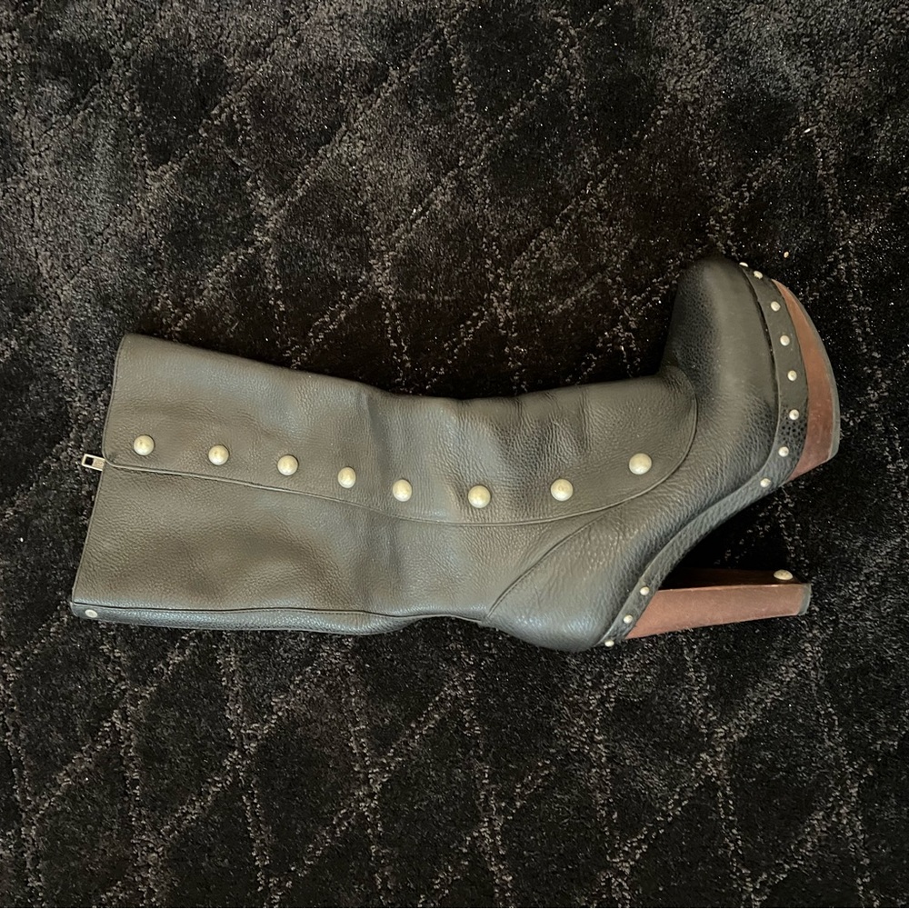 Ugg mid calf platform boot - Picture 6 of 6